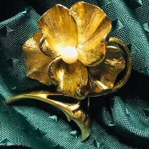 Marcelle Boucher   "Pansy" Vintage Gold Flower Brooch with Faux Pearl Signed